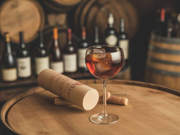 Barrel-aged cocktails: integrating wine into modern mixology